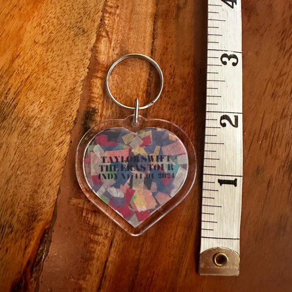 Taylor Swift The Eras Tour confetti keychain - Picture 5 of 8
